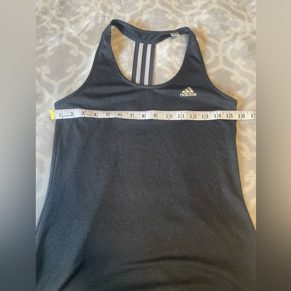 Women’s Adidas extra small work out top - Picture 3 of 6